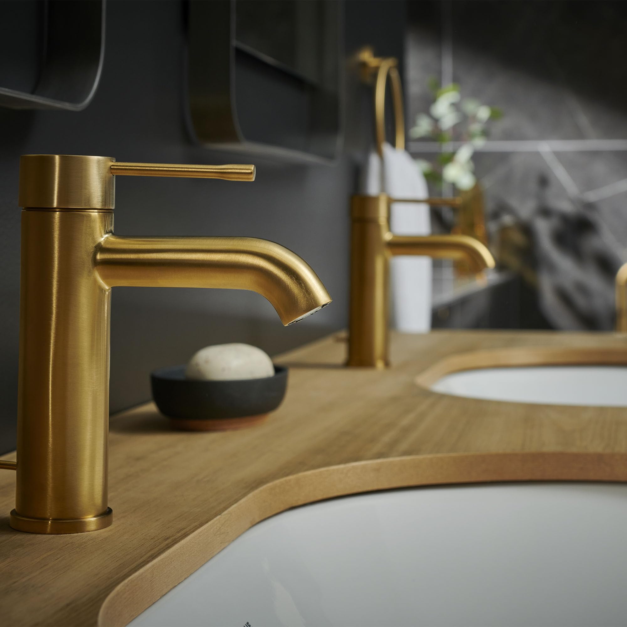 GROHE 23592GNA Essence, Single Hole Single-Handle S-Size Bathroom Faucet 1.2 GPM, Brushed Cool Sunrise (Brushed Gold) - Image 6