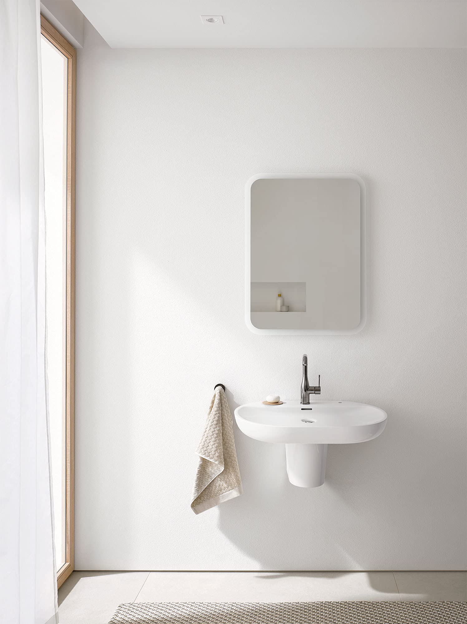 Grohe Essence Wall Mount Shroud - Image 4