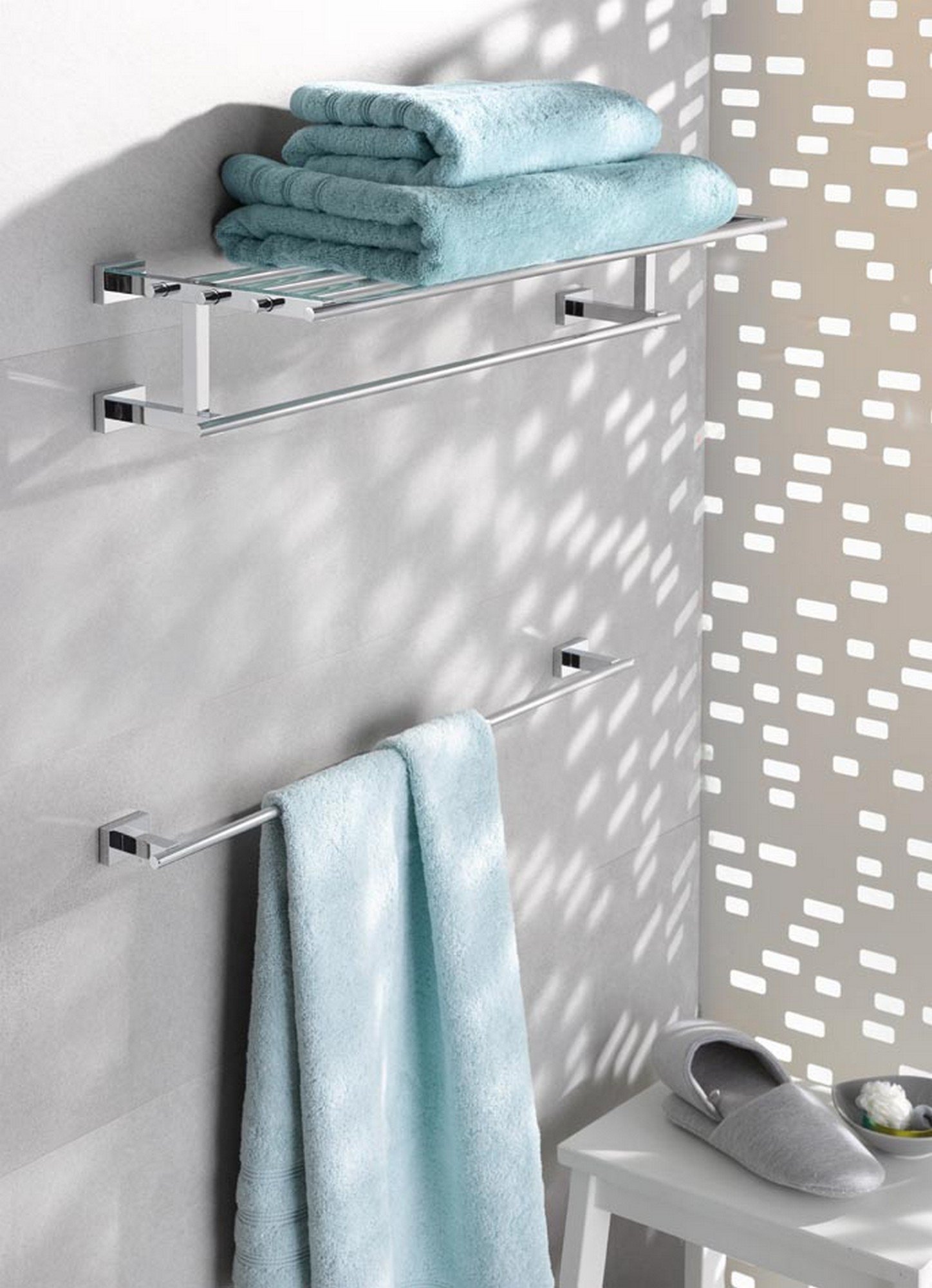 Grohe Essentials Cube 24 In. Towel Rail, StarLight Chrome - Image 3